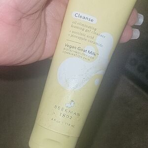 Beekman 1802 Cleanser - Yellow